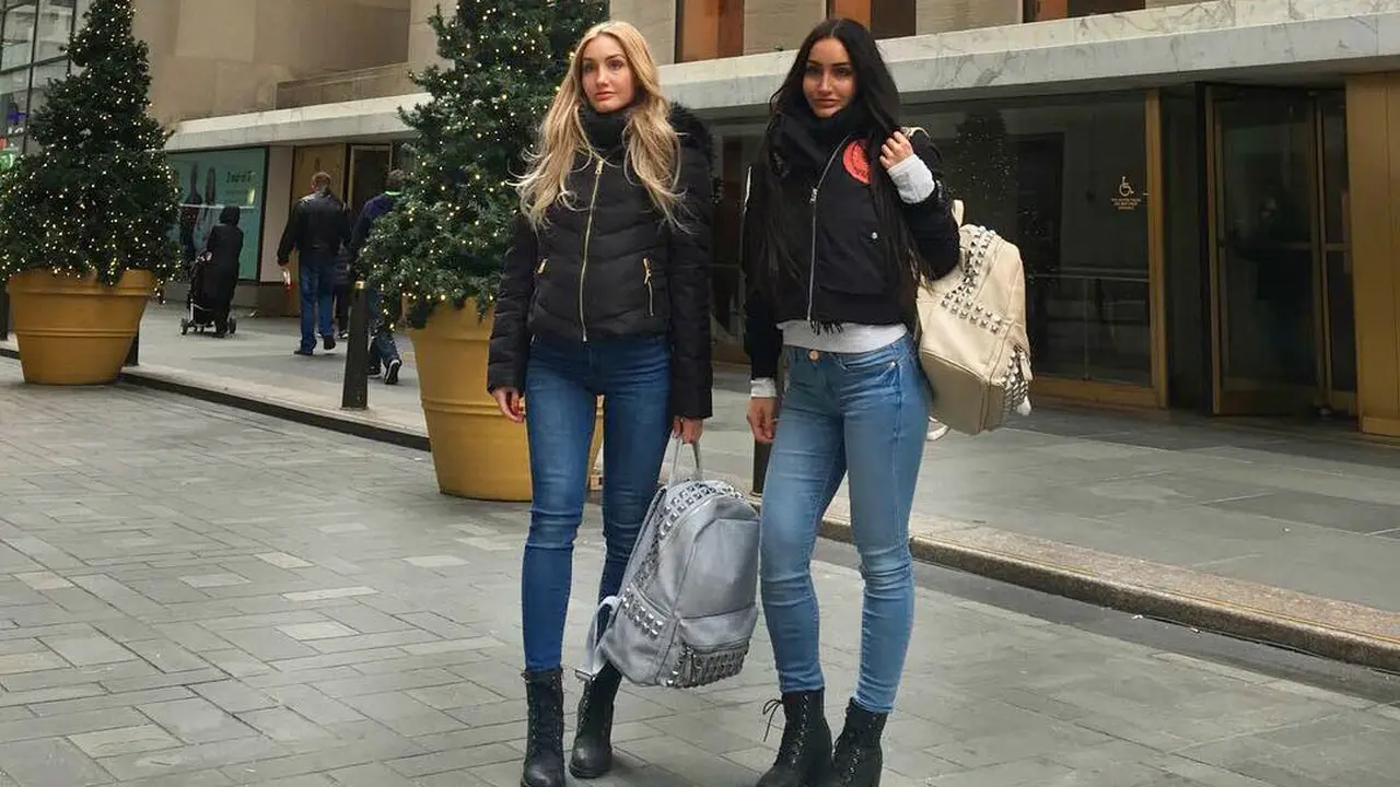 Stephanie dan Julia Baessler