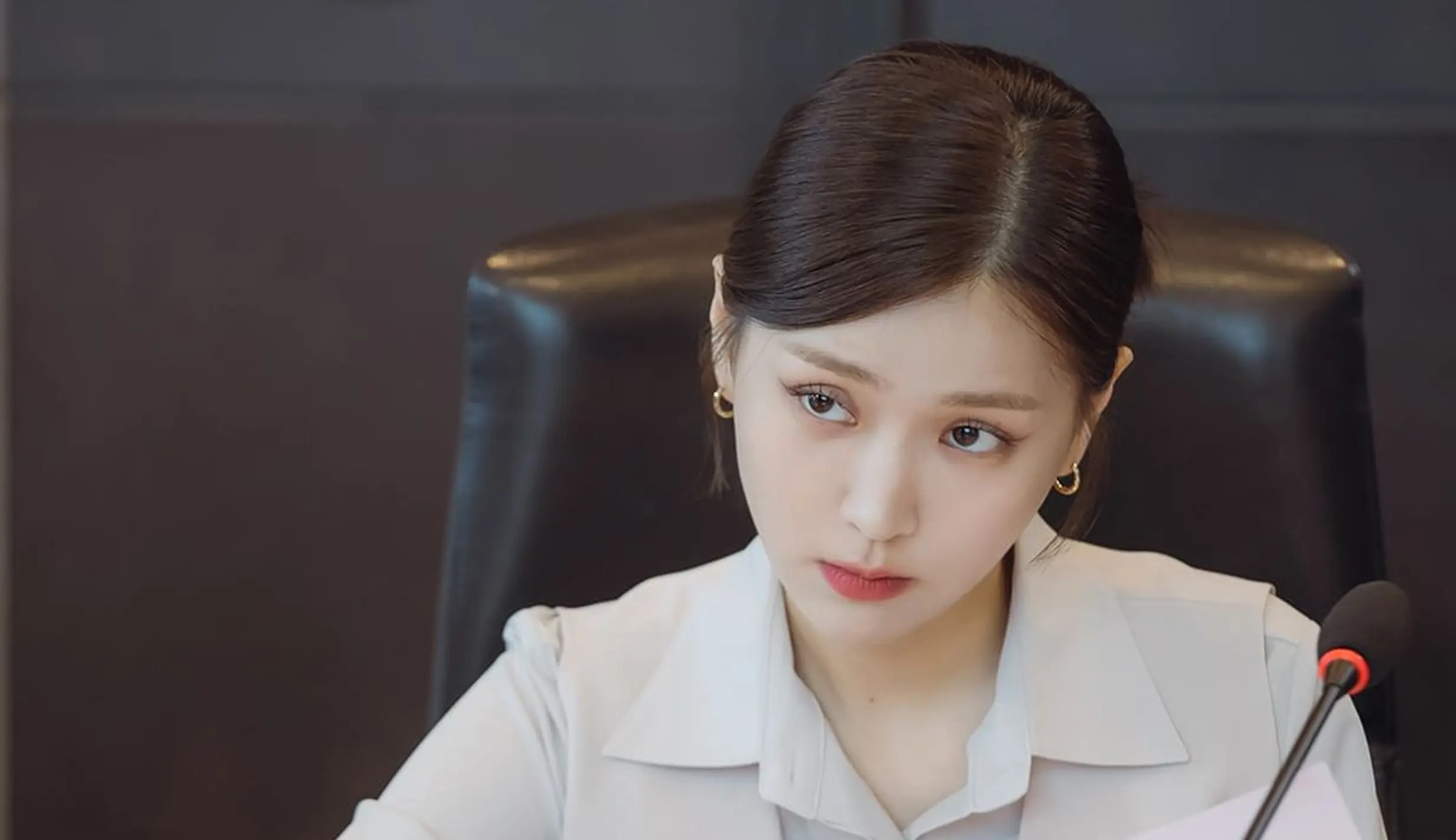 Ketika Jiwa Kim Ji Eun dan Lomon Tertukar di Drakor Branding in Seongsu