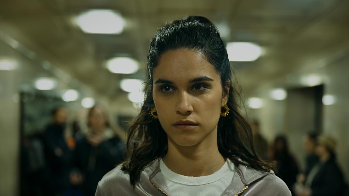 Eksklusif Hiba Bennani, Takjub Gabung di Serial Slow Horses Season 5 hingga Kerja Bareng Gary Oldman