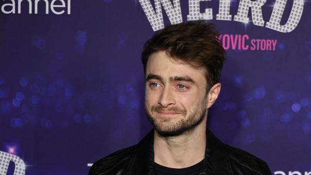 Daniel Radcliffe Tampil Keren dalam Balutan Jaket Kulit di Pumatara Film Terbarunya