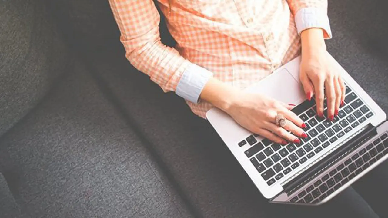 Bekerja dengan duduk seharian/copyright Pexels.com