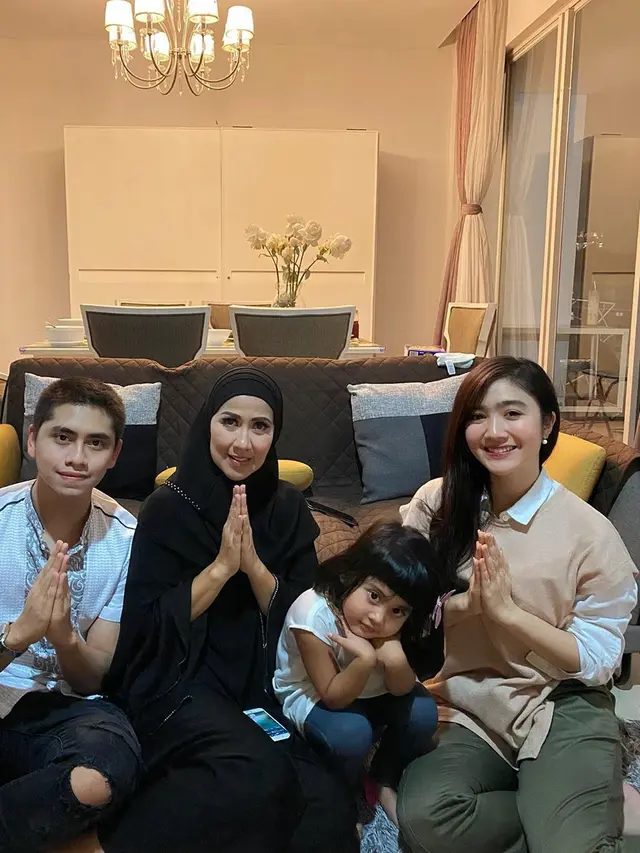 Momen Febby Rastanty ikut buka puasa bareng keluarga Venna Melinda