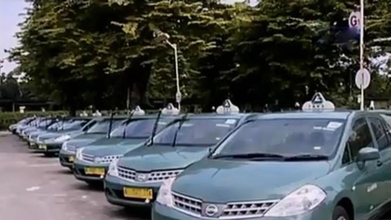 VIDEO: Pendapatan Turun Drastis, Sopir Taksi Konvensional Resah