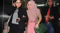 Eddies Adelia kembali menjalani pemeriksaan Senin (10/04/14), di Polda Metro Jaya (Liputan6.com/Rini Suhartini).