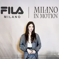 Ia hadir dalam peragaan Fall/Winter 2026 Womenswear Fashion Show dari Fila, bergabung bersama para global ambassador lain seperti Barbara Palvin, Dylan Sprouse, Sun Qian, hingga Shu Qi. [@filaglobal].