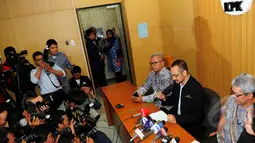 Suasana konferensi pers Abraham Samad usai ditetapkan sebagai tersangka oleh Bareskrim, Jakarta, Selasa (17/2/2015). (Liputan6.com/Faisal R Syam)