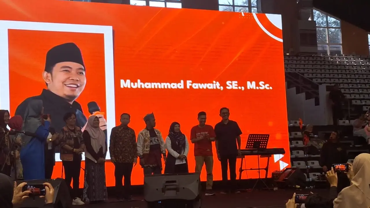 Muhammad Fawait mendapat apresiasi Dewi Sartika Awards sebagai Pemimpin Merdeka Belajar dari Yayasan Guru Belajar dalam acara Temu Pendidikan Nusantara di Jakarta. (Istimewa).