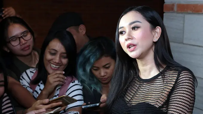 [Bintang] Aura Kasih