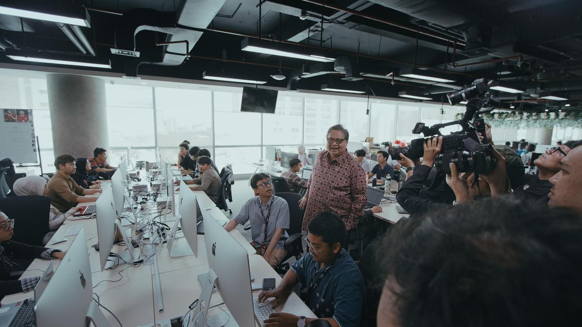 Menko Perekonomian Airlangga Hartarto Dorong Pemanfaatan AI di Vidio melalui Program Magang Nasional di Ekosistem Emtek