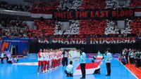 Indonesia hanya mampu mencetak empat gol dari enam penendang, sementara Iran tampil lebih efektif dengan memasukkan lima dari enam kesempatan. Tampak dalam foto, pendukung Timnas Futsal Indonesia saat memberikan dukungan kepada Garuda Asia saat melawan Iran pada final Piala Asia Futsal 2026 di Indonesia Arena, Kompleks Gelora Bung Karno, Senayan, Jakarta, Sabtu (7/2/2026). (Bola.com/Bagaskara Lazuardi)