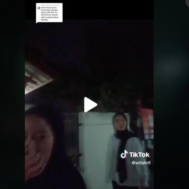 viral sekelompok remaja merekam sosok aneh berjalan kayang