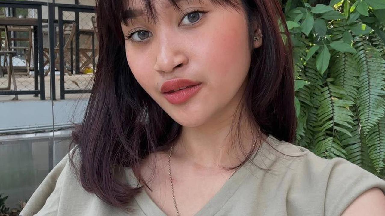 Nggak Kapok, 8 Foto Permesta Dhyaz  Kembali Operasi Plastik Hidung