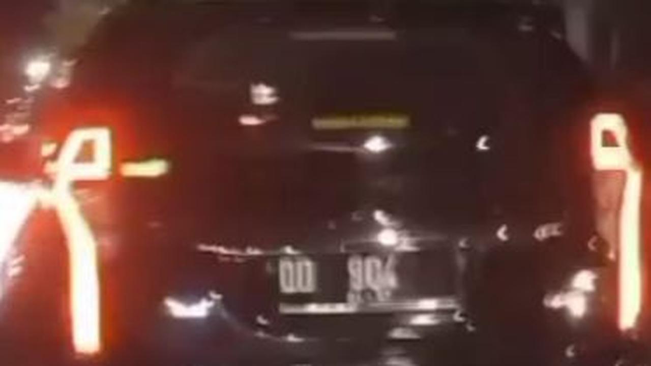 Viral Pajero Ugal-Ugalan Nyalakan Strobo & Senggol Pemotor Lalu Kabur, Sopir Diduga Anak Pimpinan DPRD Sulsel