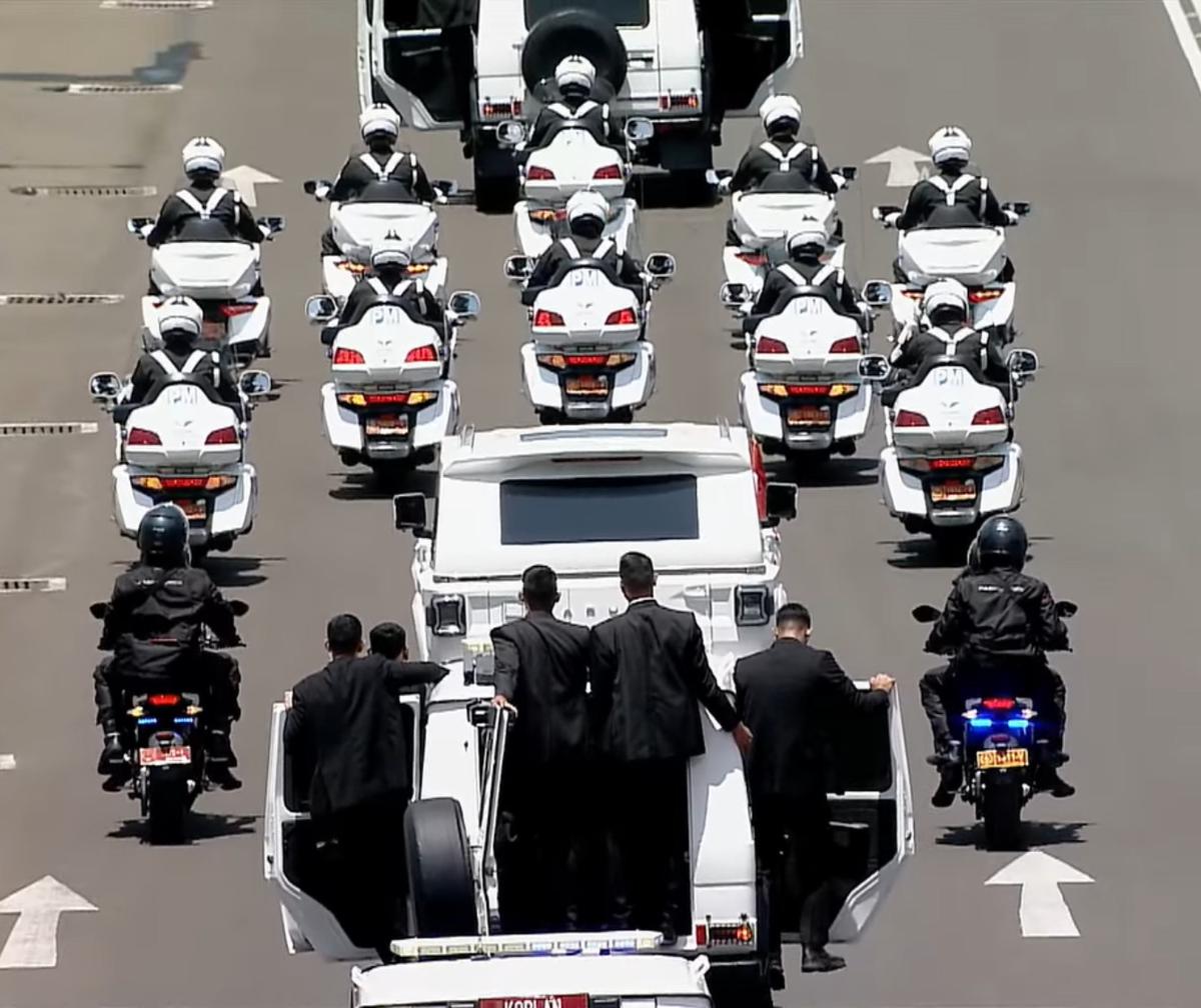 Mobil Maung Garuda yang dinaiki Prabowo Subianto