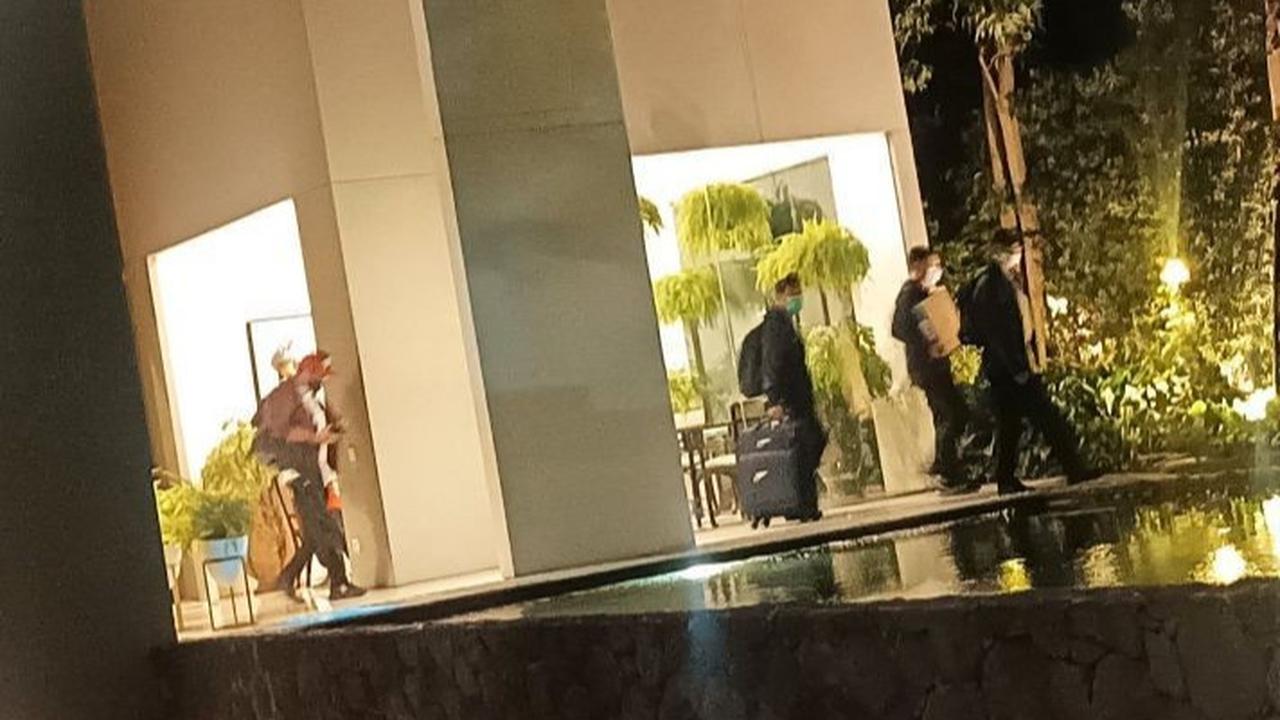 KPK Geledah Rumah Mantan Ketum PPP Djan Faridz