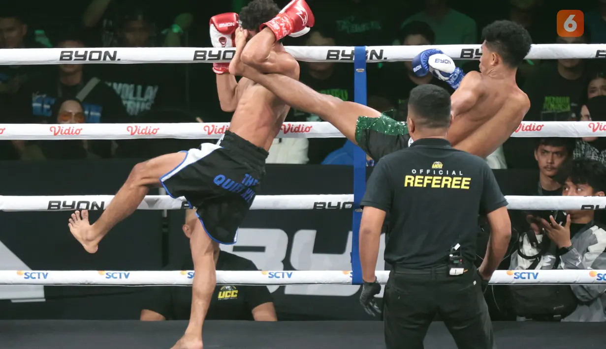 Petarung Indonesia Juang Kadja melancarkan serangan saat menghadapi KKBayan dalam laga Byon Combat Showbiz 8 di Tennis Indoor Senayan, Jakarta, Sabtu (29/8/2026). Pertarungan tersebut menjadi salah satu laga undercard yang berlangsung sengit dengan aksi saling menyerang dari kedua fighter. (KLY/Budy Santoso)