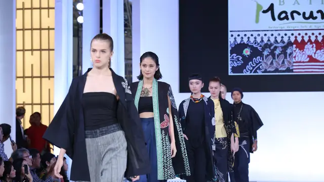 Ragam wajah budaya Betawi di panggung JFW 2019
