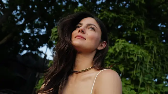 Profil Monica Barbaro