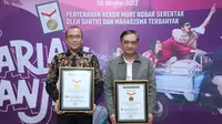 Komisi Pemilihan Umum (KPU) RI diganjar dobel rekor penghargaan dari Museum Rekor Dunia&minus;Indonesia (MURI), Sabtu (28/10). (Foto: Tim Humas KPU)