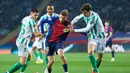 Berkat hasil ini, Barca masih kukuh bertengger di puncak klasemen dengan poin 67, unggul empat poin dari Real Madrid yang baru dikalahkan Valencia. (AP Photo/Joan Monfort)