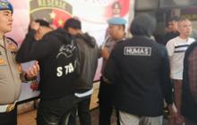 Usai Wajahnya Viral, Suporter yang Potong Rumput dan Jaring Gawang Stadion GBLA Ditangkap!