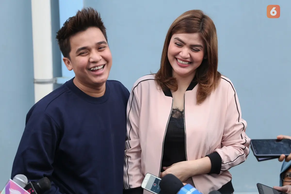 [Bintang] Billy Syahputra dan Hilda Vitria