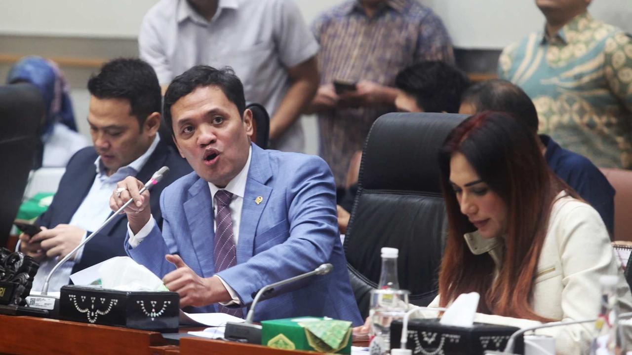 Anggota DPR voting pemilihan dan penetapan Capim KPK
