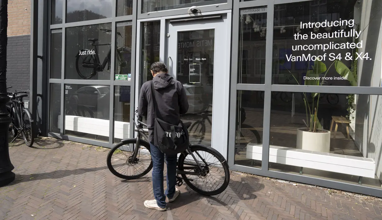 Perusahaan mengatakan dalam sebuah pernyataan bahwa hakim di Pengadilan Distrik Amsterdam telah menyatakan entitas Belanda VanMoof Global Holding BV, VanMoof BV, dan Van Moof Global Support BV pailit pada 17 Juli. (AP Photo/Peter Dejong)