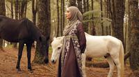 Inspirasi Gamis ala Zaskia Sungkar (Sumber: IG/@zaskiasungkar15)