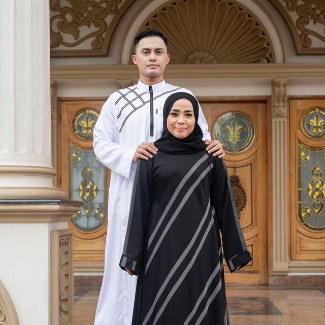 6 Potret Muzdalifah dan Fadel Islami Kompakan Pakai Gamis Ini Curi Perhatian