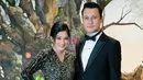 Titi Kamal dan Christian Sugiono hadir di resepsi pernikahan Jessica Mila dan Yakup Hasibuan. (Foto: Instagram/titi_kamall)
