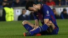 Gelandang Barcelona, Sergio Busquets, mengalami cedera ketika bersua Chelsea pada laga leg kedua 16 besar Liga Champions, di Stadion Camp Nou, Rabu (14/3/2018) atau Kamis dini hari WIB.
