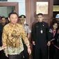 Gubernur DKI, Basuki Tjahaja Purnama seusai menjalani sidang perdana pengujian Undang-Undang Pilkada mengenai cuti selama masa kampanye di Mahkamah Konstitusi, Jakarta, Senin (22/8). Ahok datang tanpa didampingi kuasa hukum. (Liputan6.com/Johan Tallo)