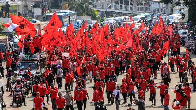 Kader PDIP Datangi Polres Jakarta Timur