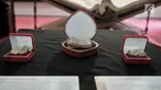 Koleksi mushaf Alquran terkecil yang dipamerkan di Museum Bayt Al-Quran, Jakarta, Minggu (19/5/2019). Bayt Al-Quran menyimpan lebih dari 60 mushaf Alquran kuno yang berasal dari berbagai daerah di Nusantara. (merdeka.com/Iqbal Nugroho)