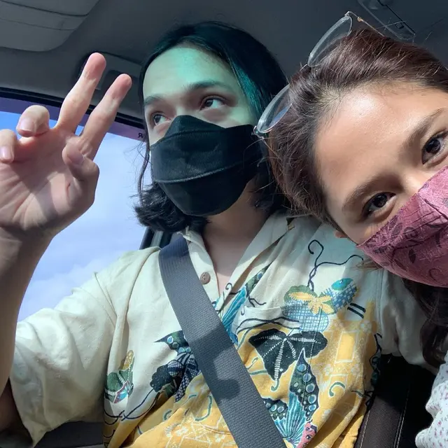 Mulai Go Public, Ini 6 Potret Manis Nadin Amizah dan Faishal Tanjung