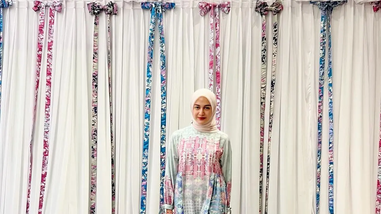 Style Gamis ala Selebgram hingga Artis