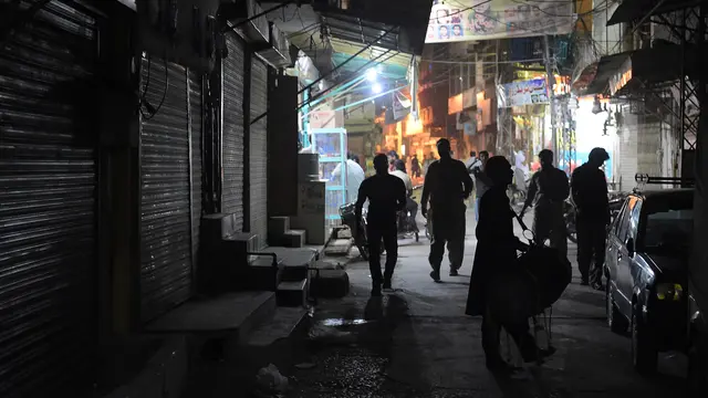 Perjuangan Pria 66 Tahun Asal Pakistan Bangunkan Warga Untuk Sahur