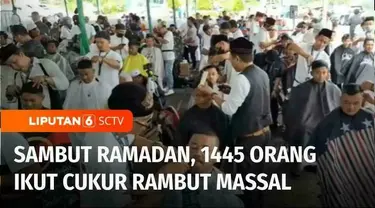 Menyambut Bulan Ramadan, kegiatan cukur massal gratis digelar di halaman Masjid Al Akbar, Surabaya, Jawa Timur. Jumlah peserta yang mengikuti potong rambut berjamaah ini mencapai 1445 orang.