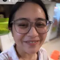 Prilly Latuconsina masak menu Lebaran. [Foto: Instagram/prillylatuconsina96]