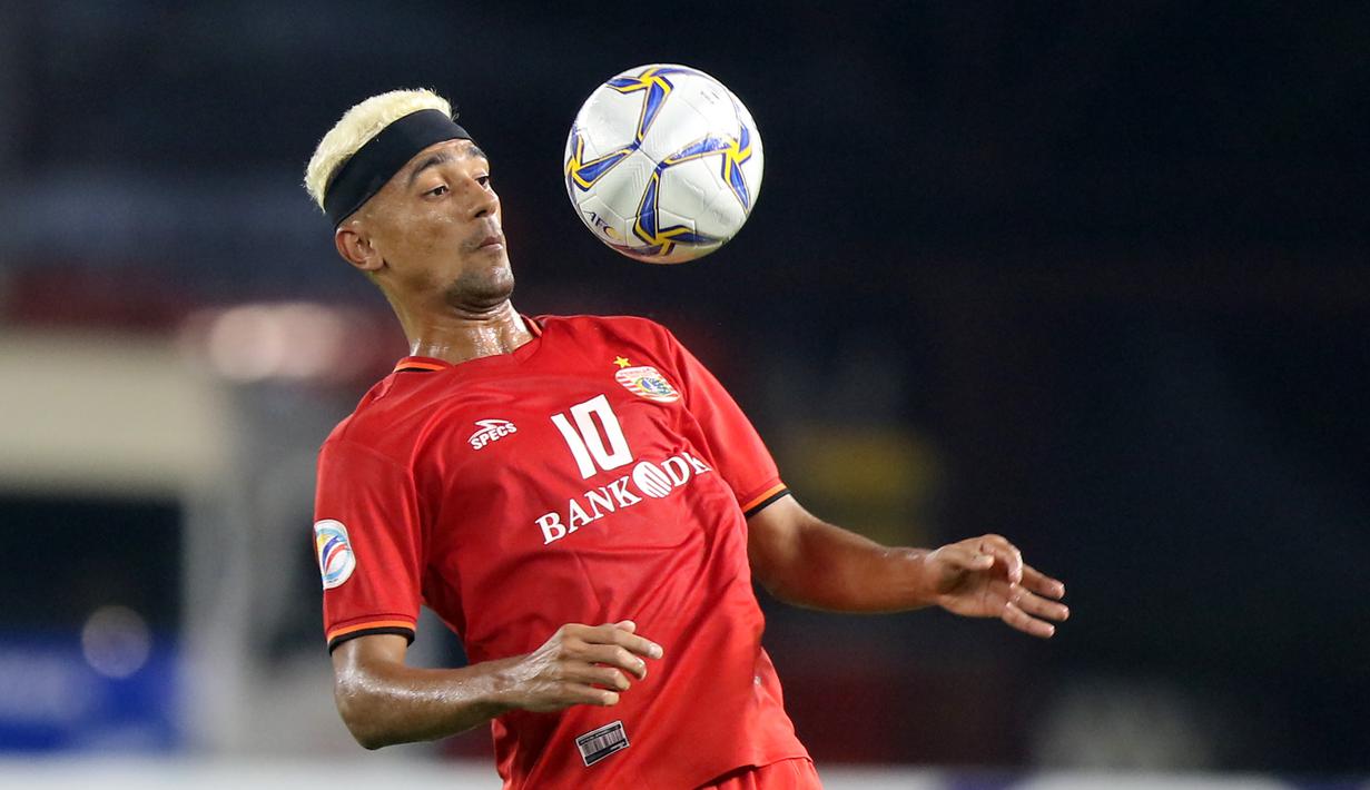 Penyerang Persija Jakarta, Bruno Matos, mengontrol bola saat melawan Shan United pada laga Piala AFC 2019 di SUGBK, Jakarta, Rabu (15/5). Persija menang 6-1 atas Shan United. (Bola.com/M Iqbal Ichsan)