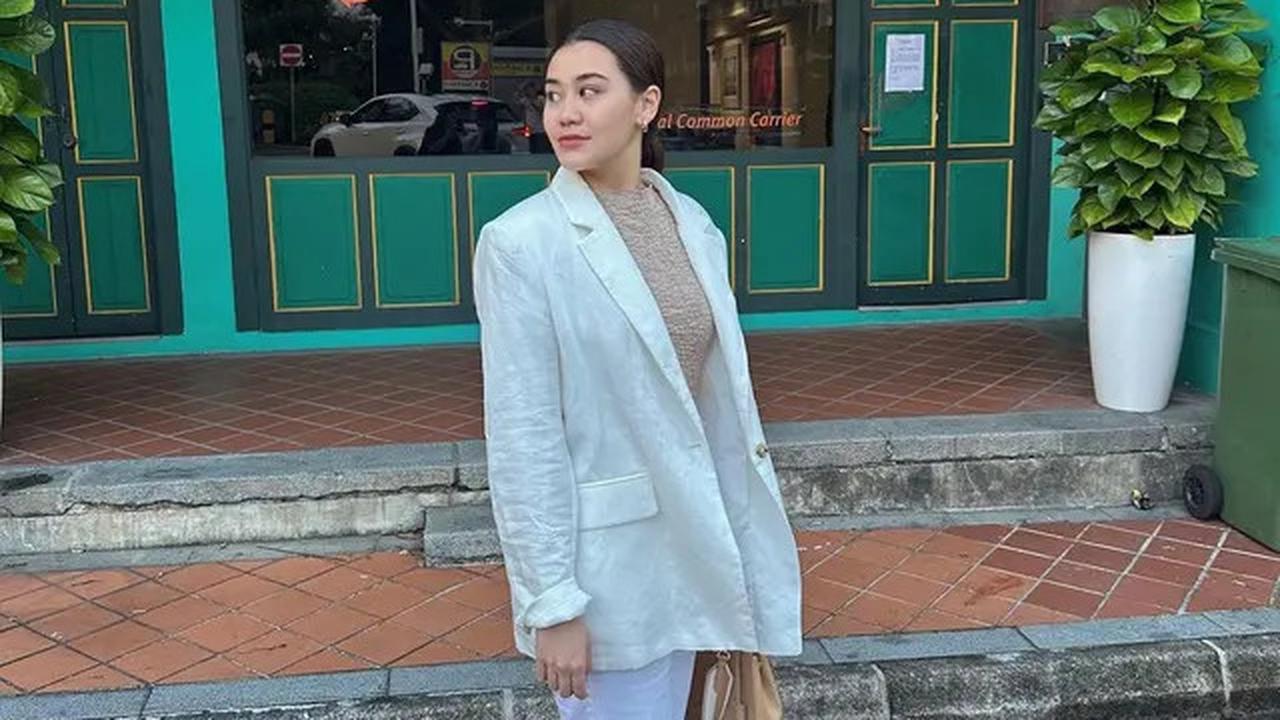 Kenakan Blazer