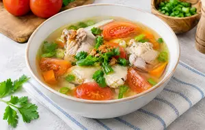 Resep Sup Ayam Tomat Bening yang Segar dan Gurih, Kuahnya Ringan tapi Bikin Nagih
