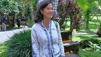 Dian Sastrowardoyo ditemui di sela agenda "Visaraloka" Indonesia Bertutur (INTUR) di Museum Puri Lukisan, Ubud, Bali, 8 Agutus 2024. (Liputan6.com/Asnida Riani)