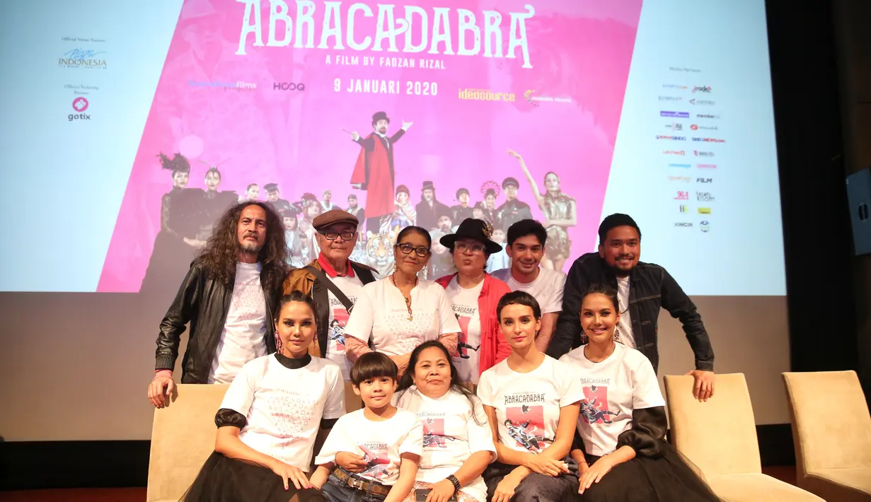 Film 'Abracadabra', Reza Rahadian saat ditemui di XXI Plaza Indonesia, Jakarta Pusat, Rabu (8/1/2020). (Adrian Putra/Fimela.com)