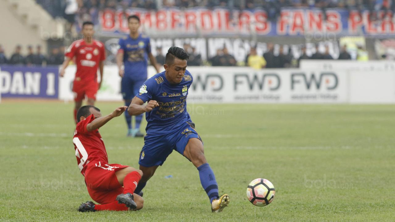 Liga 1 Indonesia, Persib Bandung, Febri Haryadi, Semen Padang