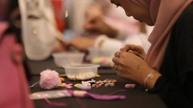 Intip Keseruan Membuat Beads Strap Kreatif bersama Kitty Manu di Acara Workshop Fimela Day 2024 (Foto dok : Daniel/Fimela).