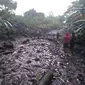 1 Balita Tewas dan Pasutri hilang dalam banjir bandang di Ngada, NTT. (Foto: Liputan6.com/Dionisus W)