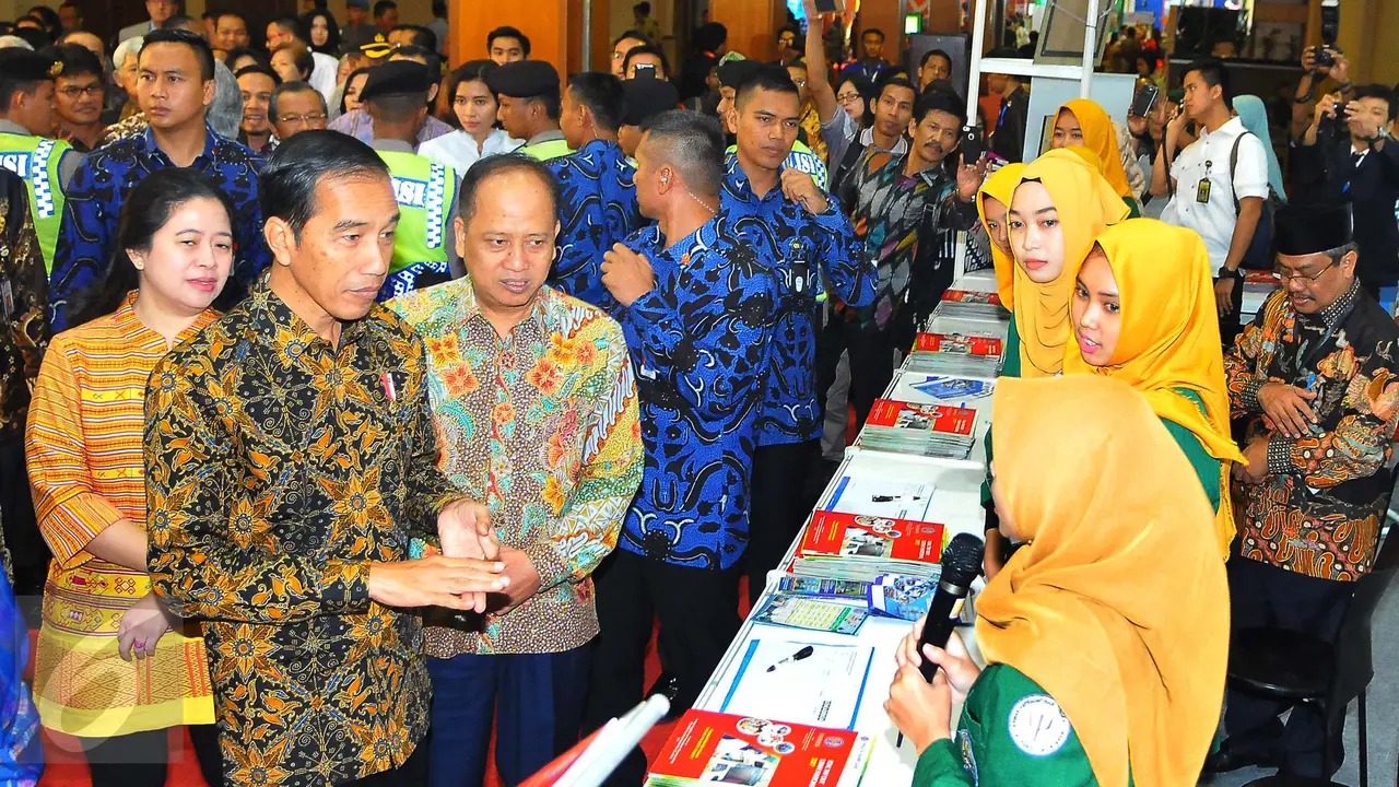 20170202-Jokowi-tinjau-Education-and-Traning-Expo-2017-Jakarta-AY