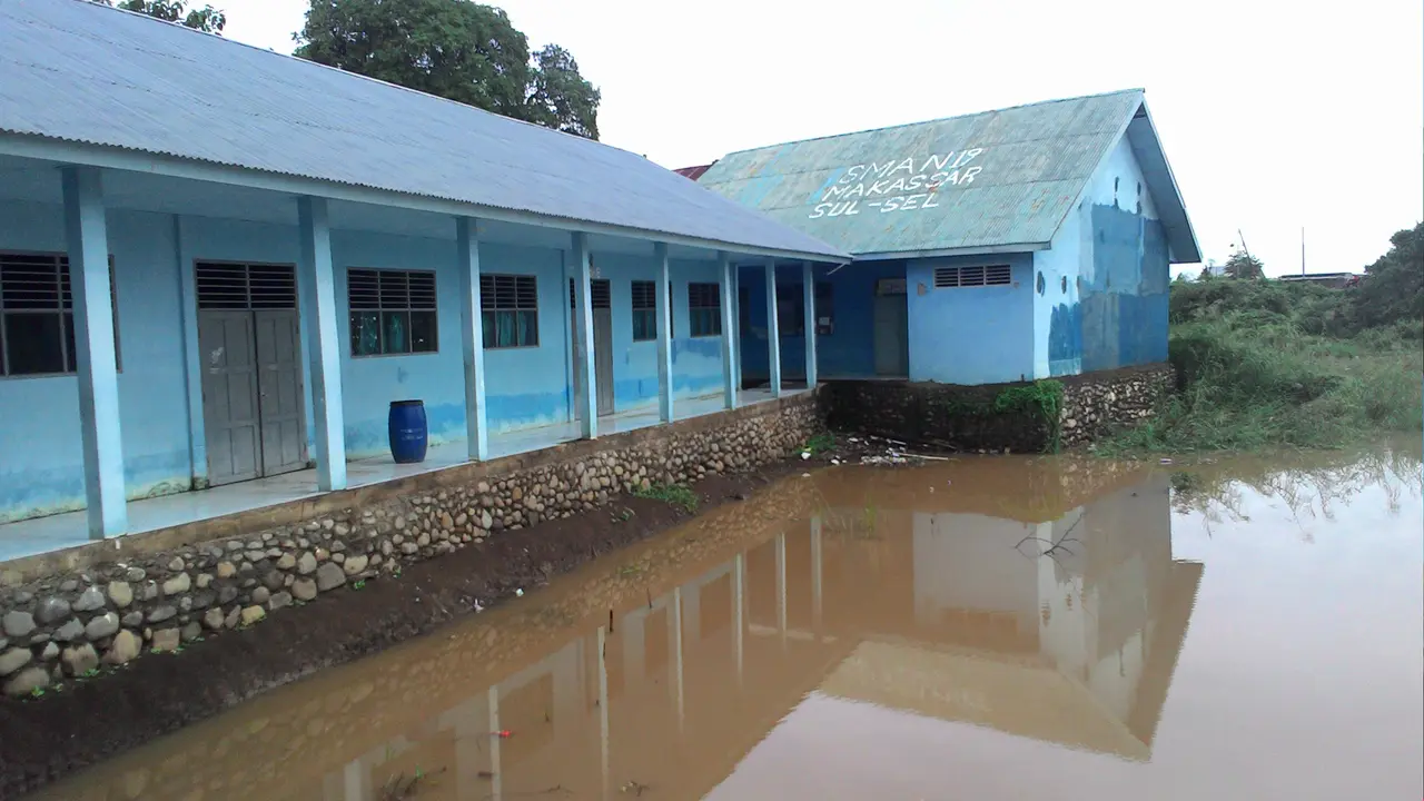 Sekolah rusak